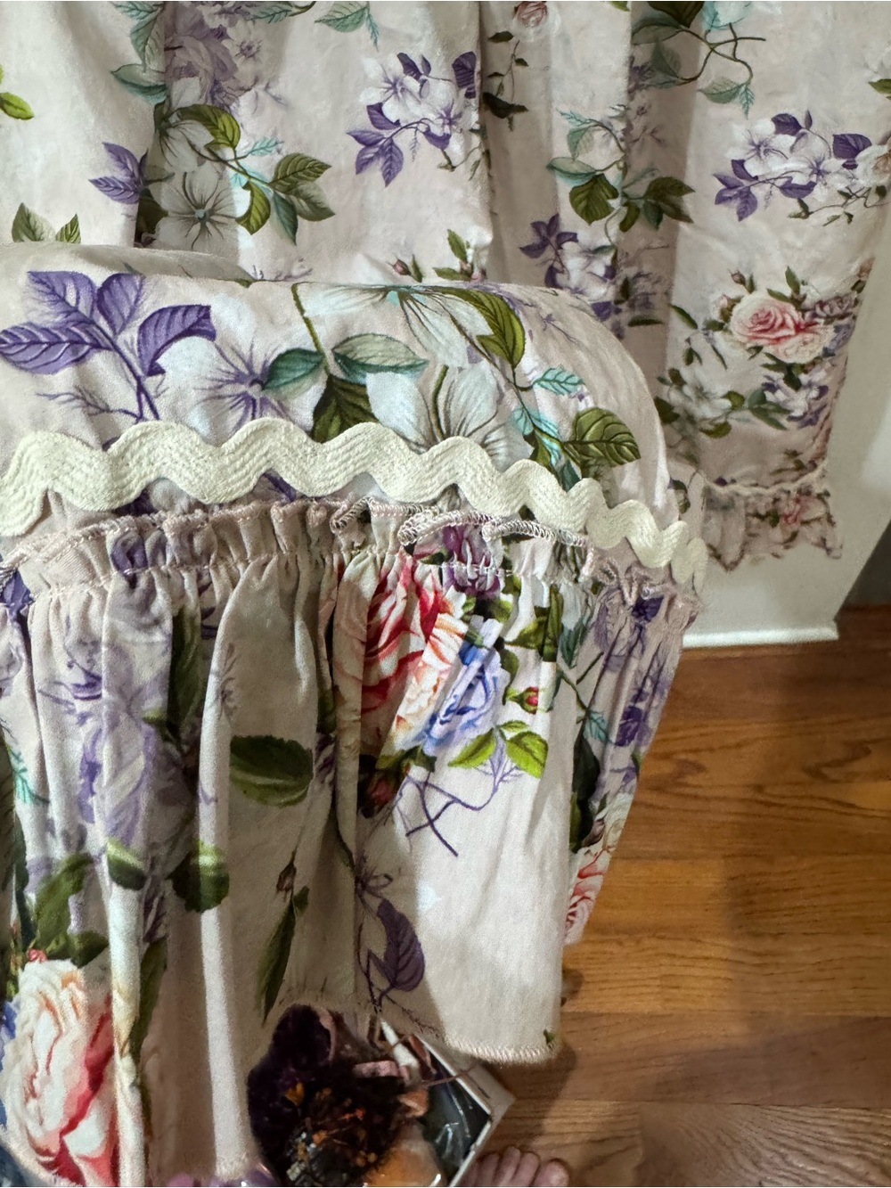 Blue Velvet Light Floral Tie-Waist Bloomers in Lilac and Green - Picture 5 of 7